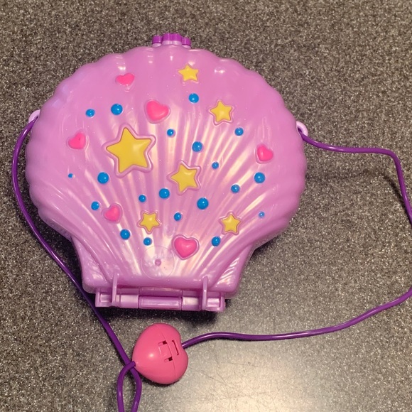 Polly Pocket Seashell Mermaid Clamshell Case and Figurines. - Picture 5 of 14